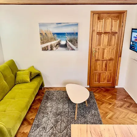 Kaszubska 8 ホームステイ