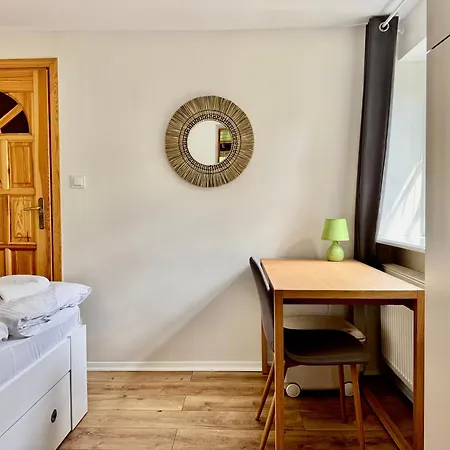 Kaszubska 8 ホームステイ *